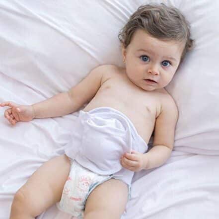 Kit 2 Peças Cinta Ajustável Bebê Branca e Bolsa Térmica Natural para Alívio de Cólica, Gases e Desconfortos - Webiishop